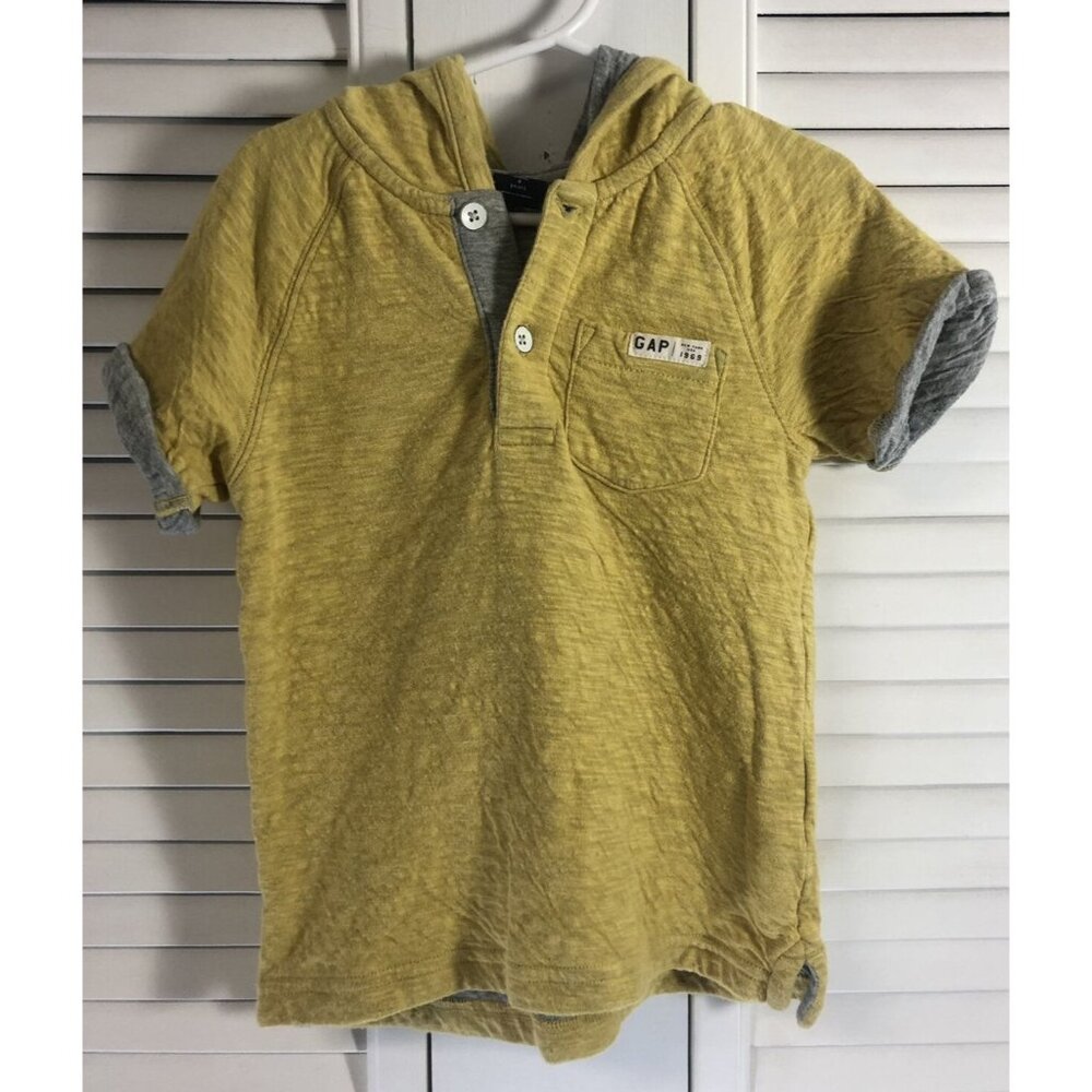 Gap Size 4/5 Yellow Hooded Double Layer Tee